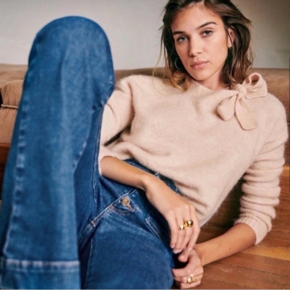 Baby pink Sezane sweater with bow